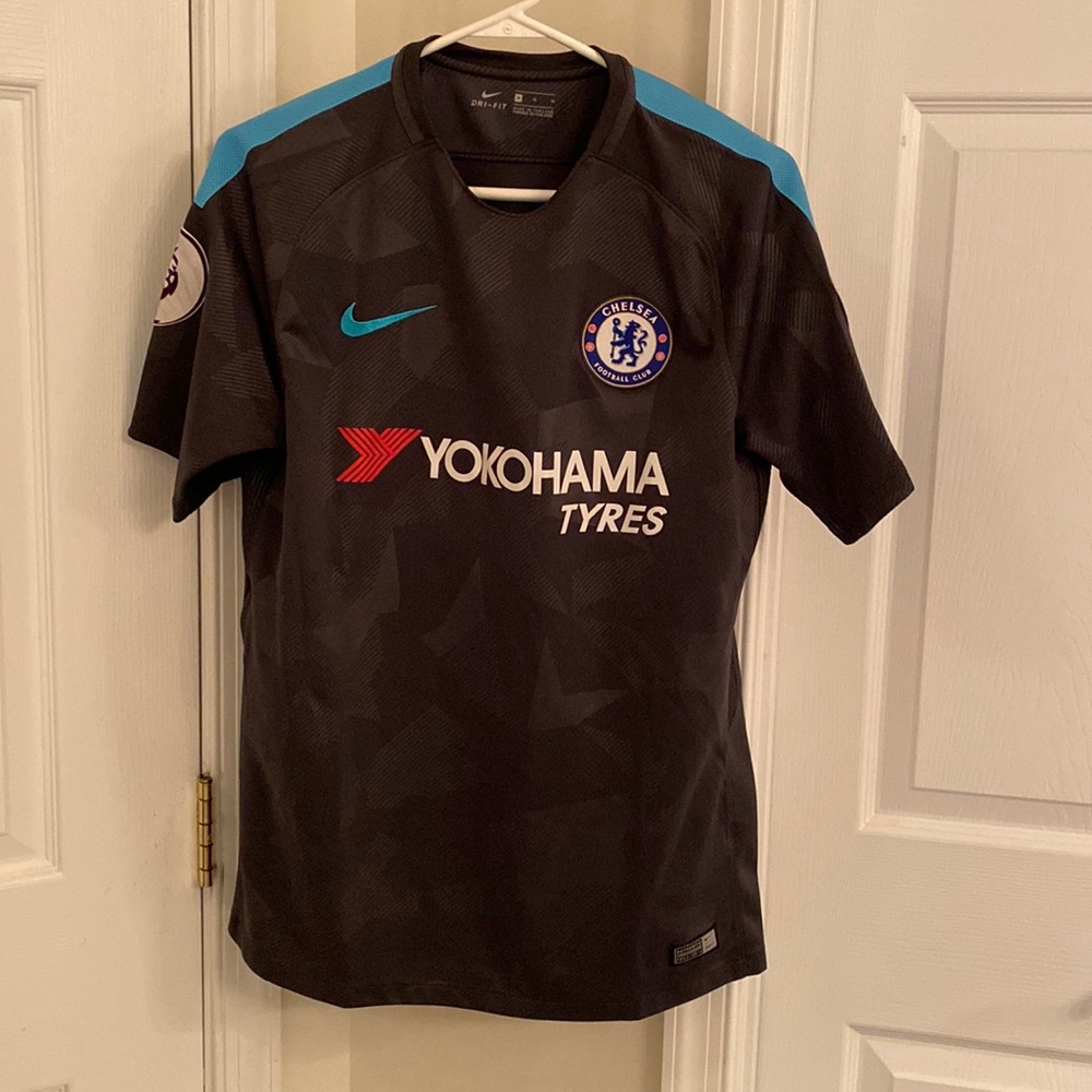 Chelsea Hazard #10 third jersey 2017 authentic size medium